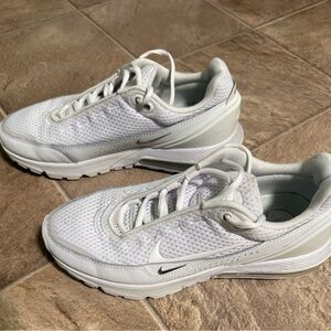 Nike Air Max Pulse Women’s shoes sz 8 worn twice